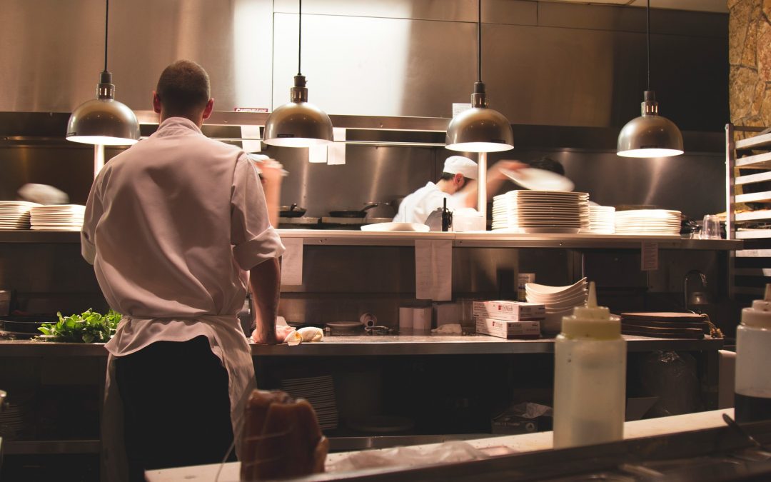 How to clean a garbage disposal for restaurants and hotels