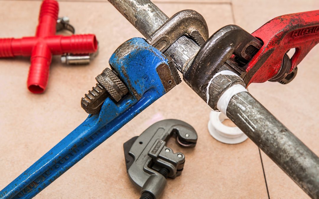 What are the signs of a gas leak?